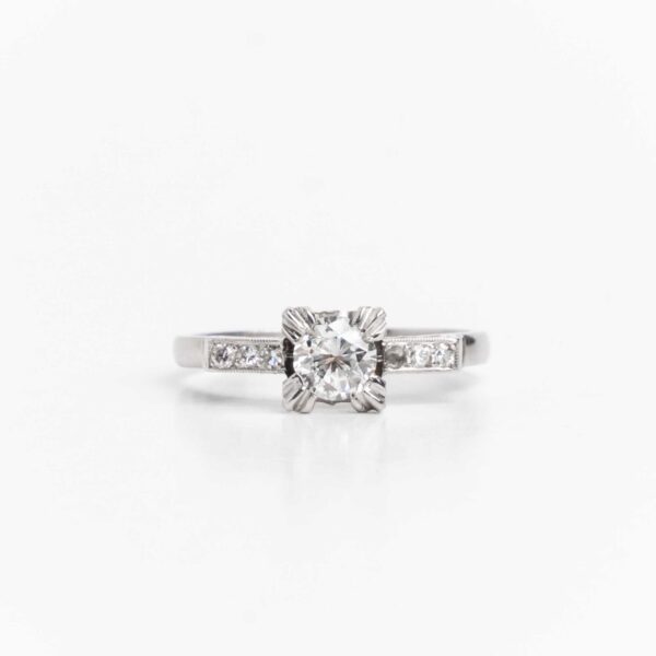Anillo Solitario Compromiso Platino y Brillantes Frances