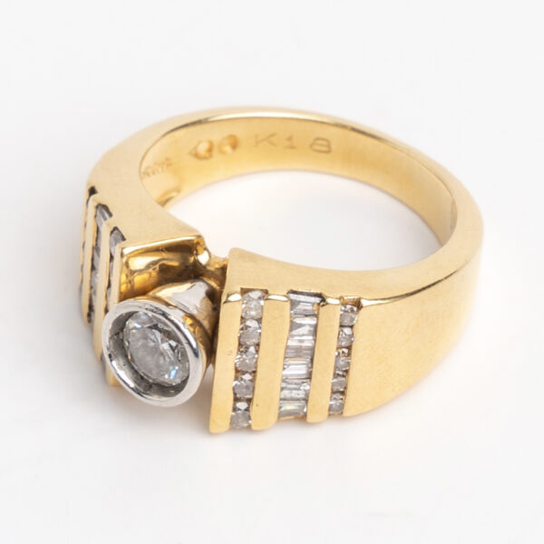 Anillo firmado oro 18 kt y brillantes - Image 3
