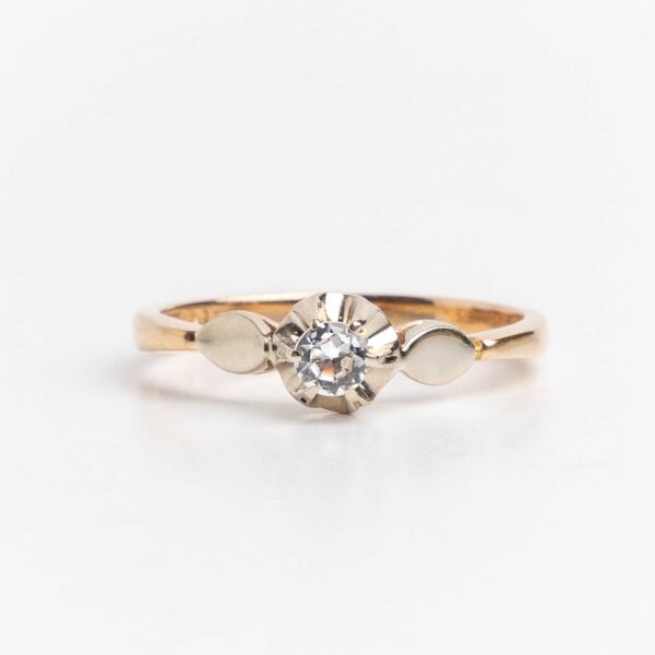Antiguo anillo solitario oro 18 kt y zafiro central