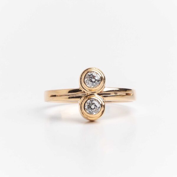 Anillo pellizco oro 18 kt y brillantes Europeo