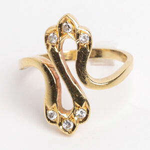 Anillo moderno de oro 18 kt y brillantes H. Stern