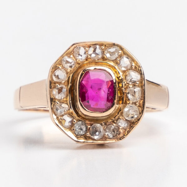 Anillo de Oro 18 Kt Rubí Natural Diamantes