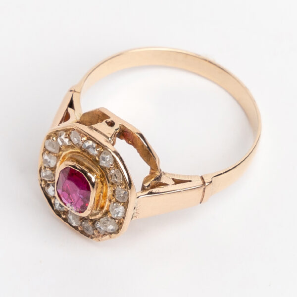 Anillo de Oro 18 Kt Rubí Natural Diamantes - Image 4