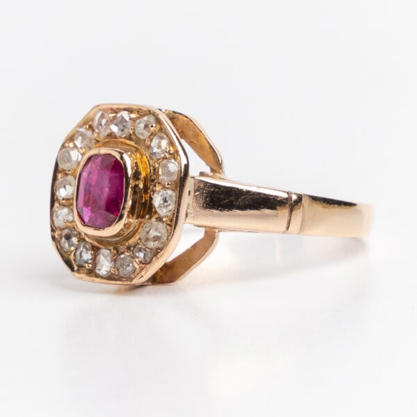 Anillo de Oro 18 Kt Rubí Natural Diamantes - Image 3