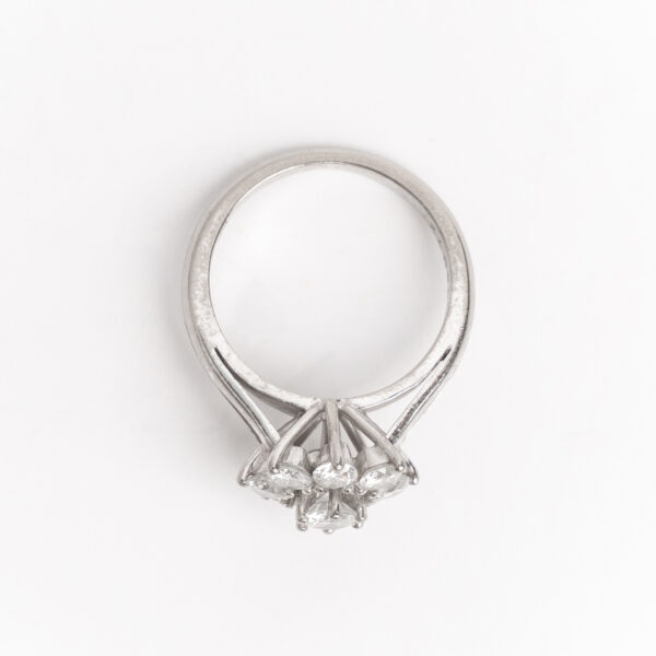 Anillo Roseta Oro 18 Kt y Brillantes - Image 2