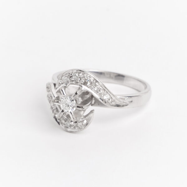 Anillo Oro 18 Kilates Y Brillantes - Image 2