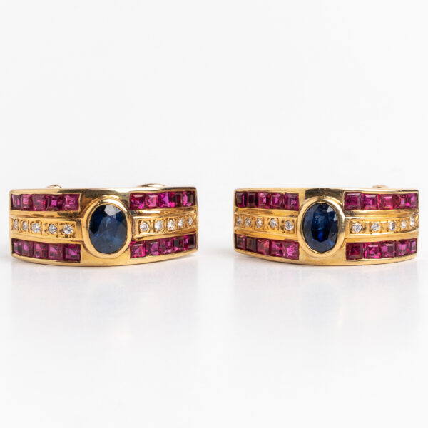 Aros de oro, rubíes, zafiros y brillantes