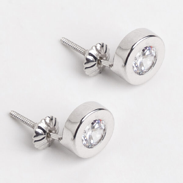 Aros solitarios de oro blanco 18 kt y zafiro blanco. - Image 3