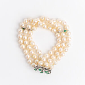 Pulsera brazalete perlas naturales platino esmeraldas y brillantes