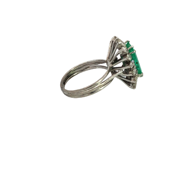 Anillo Dama Platino 950 Esmeralda Y Brillantes - Image 2