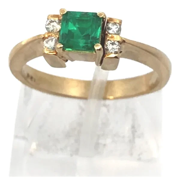 Anillo De Oro 18 Kt Esmeralda Y Brillantes - Image 2