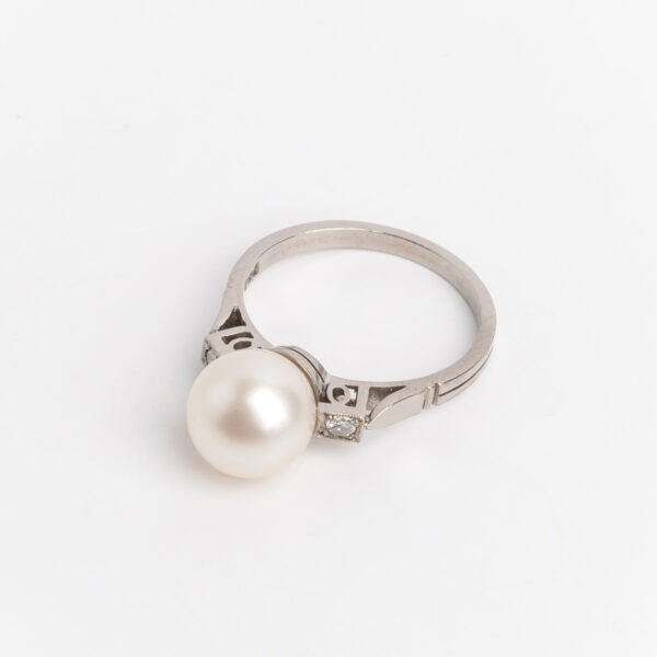 Anillo Oro 18 Kt Perla Natural De Cultivo Y Brillantes - Image 2