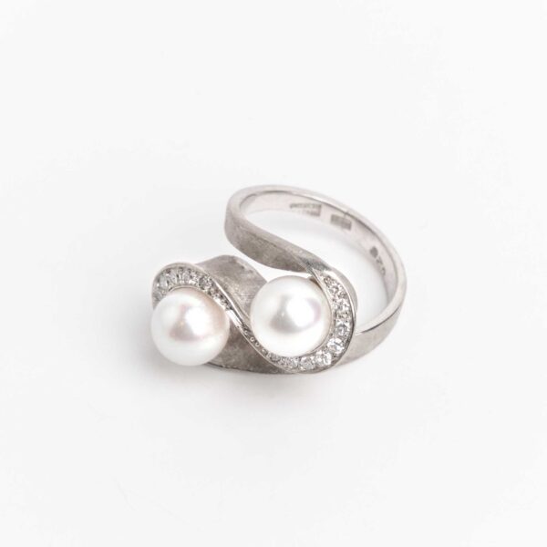Gran Anillo Pellizco Oro 18 Kt Y Perlas Naturales Alvear - Image 2