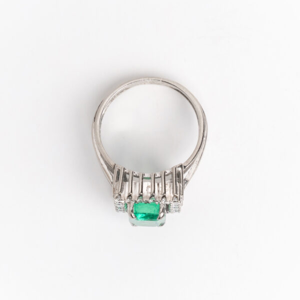 Anillo Dama Platino 950 Esmeralda Y Brillantes - Image 3