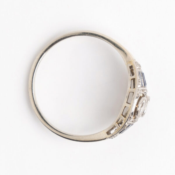 Anillo Art Deco Oro 18 Kt Platino Brilantes Zafiro - Image 2