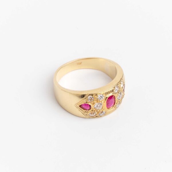 Anillo de Oro 18 Kt Rubíes Naturales y Brillantes - Image 3