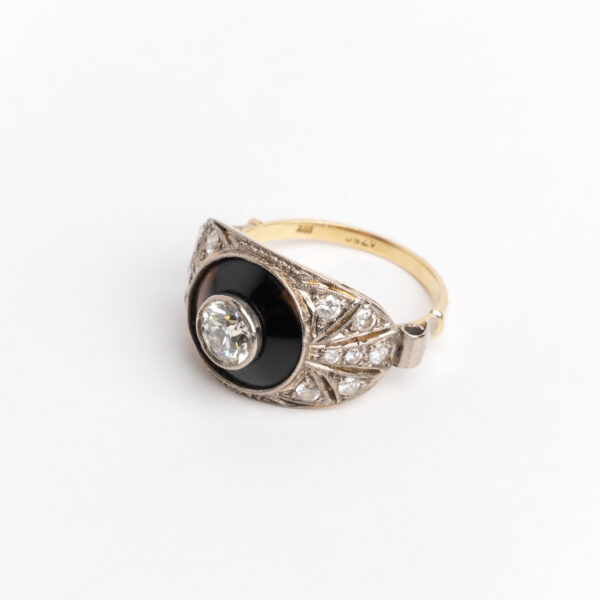 Anillo Oro 18 Kt Platino 1.12 Ct Brillantes y Onix - Image 3