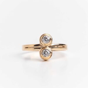 Anillo pellizco oro 18 kt y brillantes Europeo