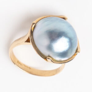 Anillo perla de color natural