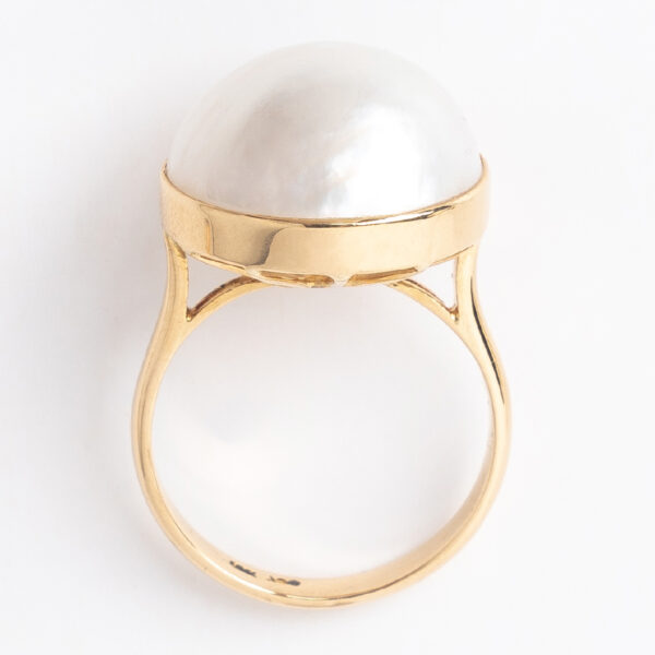 Anillo Oro 18 Kilates Perla Natural Central - Image 2