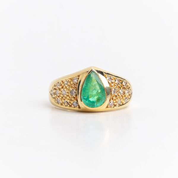 Anillo de Oro 18 Kt Esmeralda Natural y Brillantes
