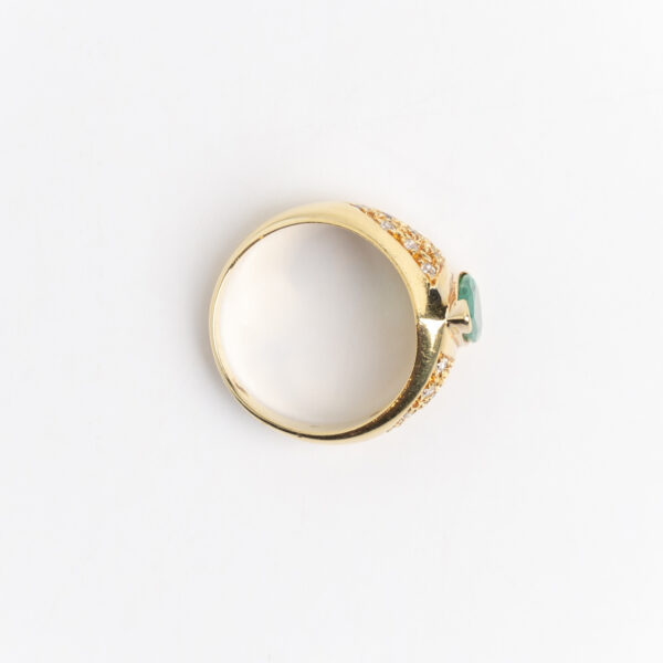 Anillo de Oro 18 Kt Esmeralda Natural y Brillantes - Image 2