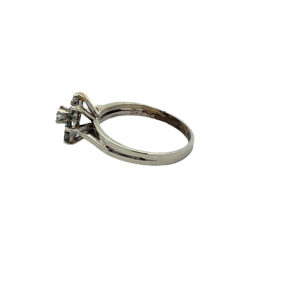 Anillo Roseta Oro 18 Kt Y Brillantes - Image 3