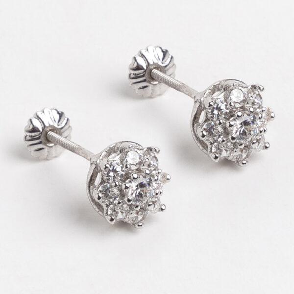 Aros roseta de oro blanco 18 kt y zafiros blancos - Image 2
