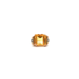 Anillo de oro 18 kt topacio natural y brillantes
